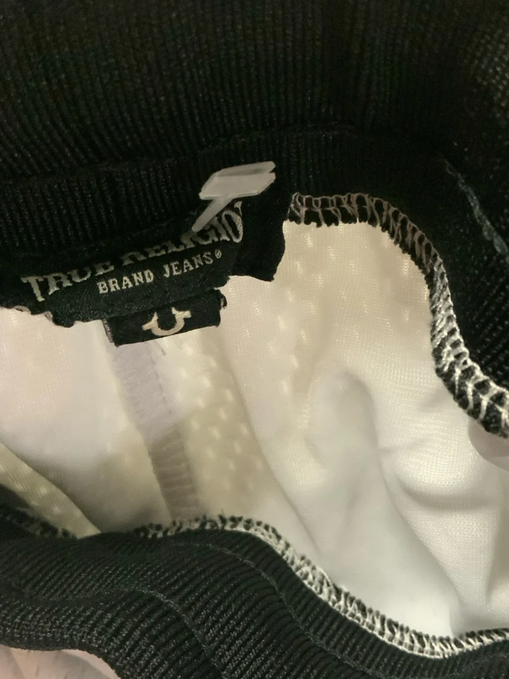 True Religion mesh mens Basketball Gym Sweat Shorts. 5 pockets NWOT. SZ. XL/T.